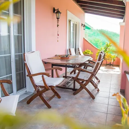 Emily, Soothing Experience, Perfect Getaway بيت للعطل *