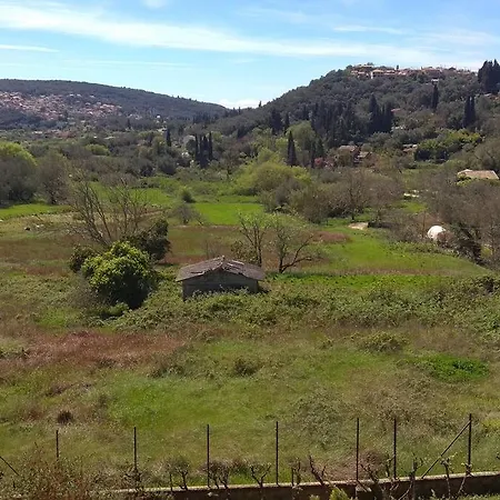 Emily, Soothing Experience, Perfect Getaway בית נופש Gardeládes