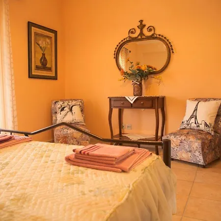 Emily, Soothing Experience, Perfect Getaway Gardeládes